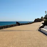 Lobos فيلة